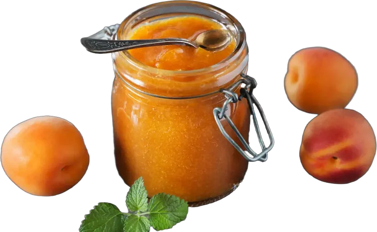 Банка фруктового пюре и абрикосы — пример специализированной пищевой продукции